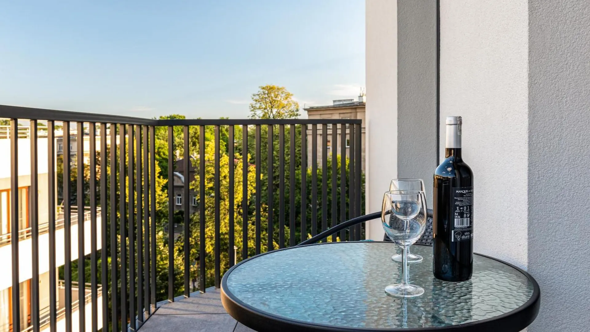 Aparthotel Inpoint Drive Inn - Stay&Park Free Krakow